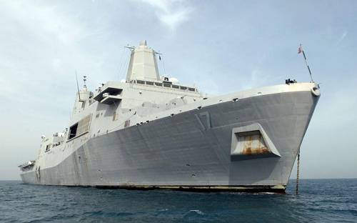 資料圖:美軍“圣安東尼奧”級(jí)兩棲艦 資料圖:美軍“圣安東尼奧”級(jí)兩棲艦