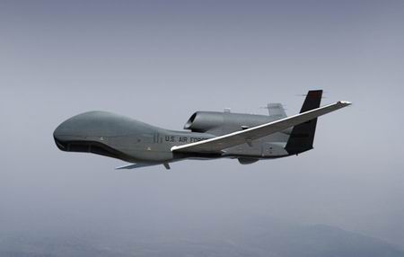 資料圖:美軍全球鷹無人機(jī) 資料圖:美軍全球鷹無人機(jī)