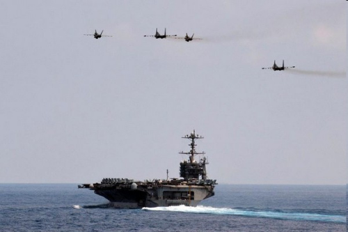  ܈(zh)΄(w)rɼFA-18E(zhn)C(j)cR܊ɳăɼK-30(zhn)C(j)΁HʢD̖ĸϷw