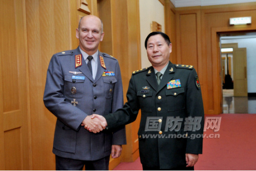 戚建國(guó)與芬蘭國(guó)防部常務(wù)秘書(shū)舉行會(huì)談 戚建國(guó)與芬蘭國(guó)防部常務(wù)秘書(shū)舉行會(huì)談