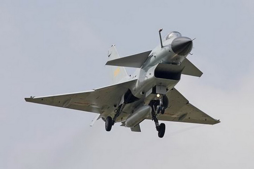 資料圖:殲10戰(zhàn)斗機 資料圖:殲10戰(zhàn)斗機