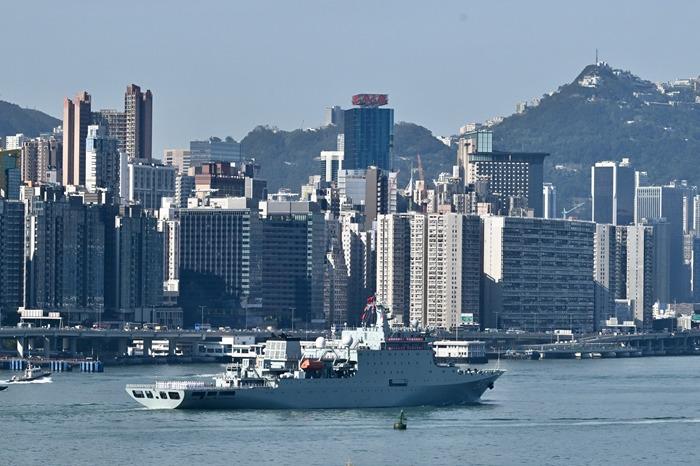 海軍戚繼光艦、沂蒙山艦抵達(dá)香港