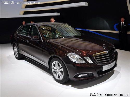 新一代奔馳E級(jí)加長(zhǎng)版首張路試諜照曝光 汽車之家 新一代奔馳E級(jí)加長(zhǎng)版首張路試諜照曝光 汽車之家