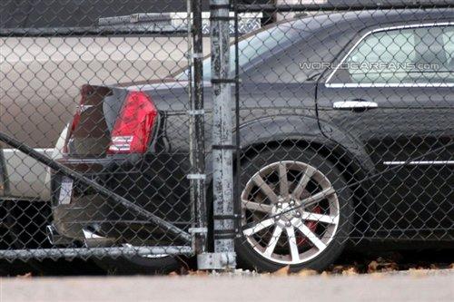 明年2月發(fā)布 新一代克萊斯勒300C首曝光 汽車之家 明年2月發(fā)布 新一代克萊斯勒300C首曝光 汽車之家