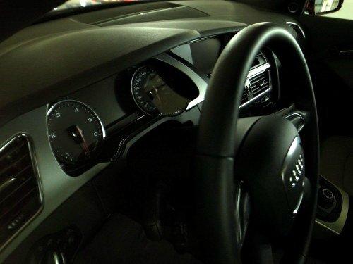 告別實(shí)木裝飾 全新奧迪A8中控首次曝光 汽車之家 告別實(shí)木裝飾 全新奧迪A8中控首次曝光 汽車之家