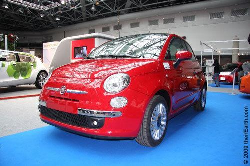 北美車(chē)展亮相 菲亞特將推電動(dòng)Fiat 500