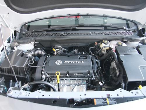 實拍運動性感兩廂車 靜態(tài)體驗別克英朗