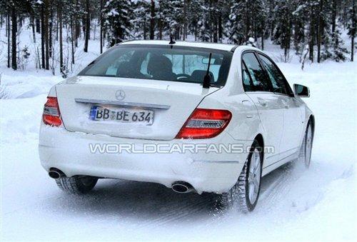 預(yù)計(jì)年底亮相 改款奔馳C級(jí)路試首次曝光 汽車之家 預(yù)計(jì)年底亮相 改款奔馳C級(jí)路試首次曝光 汽車之家