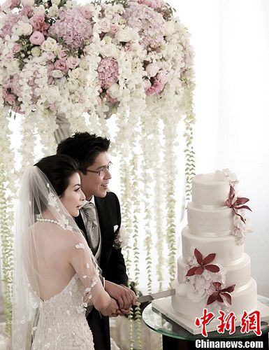 郭晶晶結婚注冊略顯緊張儀式在五分鐘內(nèi)完成(圖)